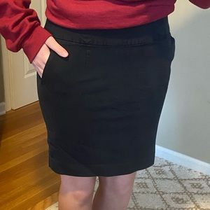 Banana Republic Stretchy Black Skirt With Pockets